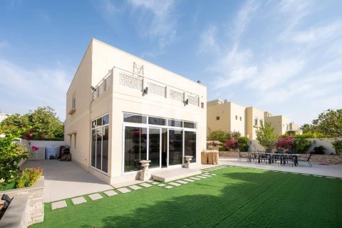 Villa in Dubai 4 bedrooms, 545 sq.m. № 21901 - photo 20