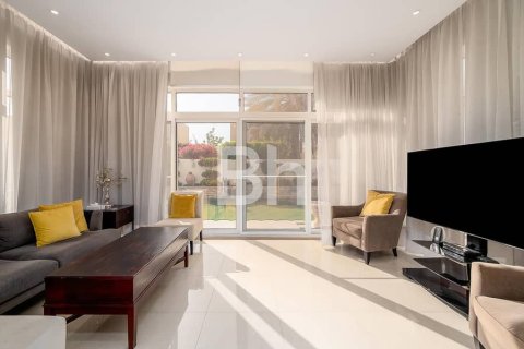 Villa in Dubai 4 bedrooms, 545 sq.m. № 21901 - photo 7
