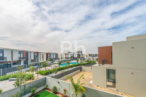 Купить виллу в Dubai Land, Дубай: 4 спальни, 243м², № 21900 - фото 19