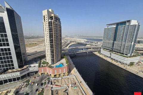 Apartment in Business Bay, Dubai 3 bedrooms, 187.4 sq.m. № 54873 - photo 1
