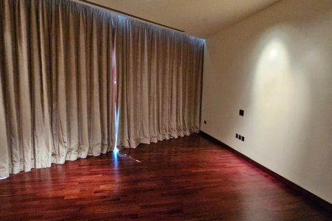 Купить квартиру в Бурдж-Халифе, Дубай: 2 спальни, 187м², № 3979 - фото 3