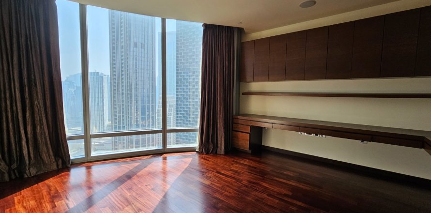 Квартира в Бурдж-Халифе, Дубай, 2 спальни, 187м², № 3979