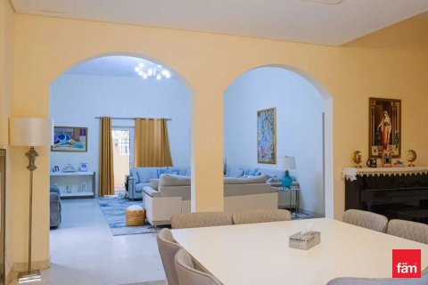 Снять в аренду виллу в Дубае: 5 спален, 674м², № 60558 - фото 9