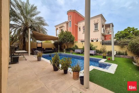 Снять в аренду виллу в Дубае: 5 спален, 674м², № 60558 - фото 19