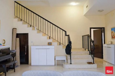 Снять в аренду виллу в Дубае: 5 спален, 674м², № 60558 - фото 10