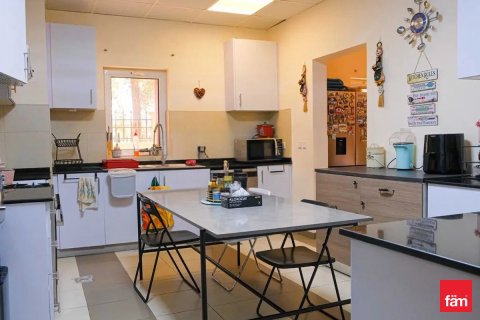 Снять в аренду виллу в Дубае: 5 спален, 674м², № 60558 - фото 8