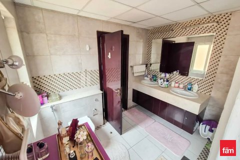 Снять в аренду виллу в Дубае: 5 спален, 674м², № 60558 - фото 17