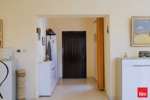 Снять в аренду виллу в Дубае: 5 спален, 674м², № 60558 - фото 12