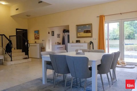 Снять в аренду виллу в Дубае: 5 спален, 674м², № 60558 - фото 5