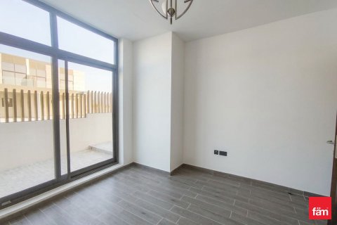 Снять в аренду таунхаус в Дубае: 4 спальни, 388.6м², № 110601 - фото 11