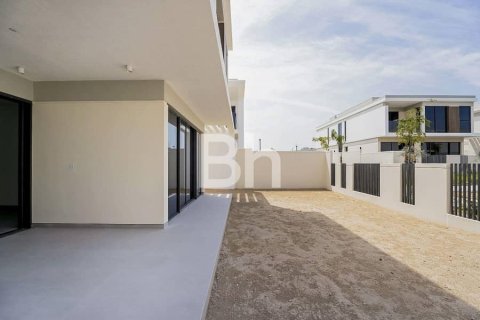 Снять в аренду виллу в Tilal Al Ghaf, Дубай: 4 спальни, 405м², № 22225 - фото 9