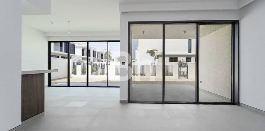 Вилла в Tilal Al Ghaf, Дубай, 4 спальни, 405м², № 22225