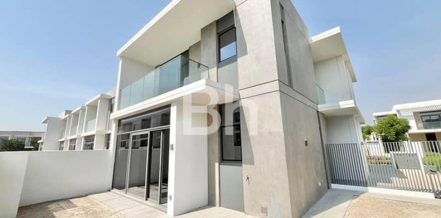 Вилла в Arabian Ranches 3, Дубай, 4 спальни, 255м², № 22208