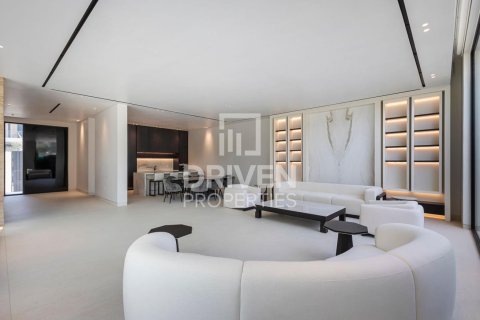 Villa in Nad Al Sheba 1, Nadd Al Sheba, Dubai 4 bedrooms, 567 sq.m. № 64747 - photo 6