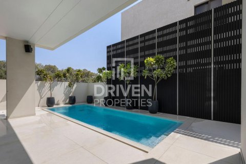 Villa in Nad Al Sheba 1, Nadd Al Sheba, Dubai 4 bedrooms, 567 sq.m. № 64747 - photo 3