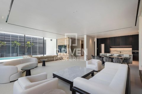 Villa in Nad Al Sheba 1, Nadd Al Sheba, Dubai 4 bedrooms, 567 sq.m. № 64747 - photo 8