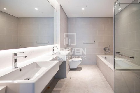Apartment in Al Wasl, Dubai 2 bedrooms, 147.25 sq.m. № 126960 - photo 18