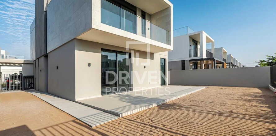 Вилла в Arabian Ranches 3, Дубай, 4 спальни, 447.98м², № 126971