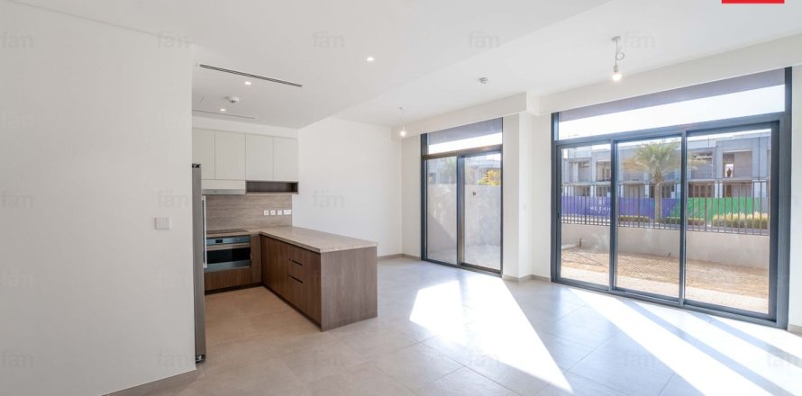 Townhouse in Dubai 3 bedrooms, 168.5 sq.m. № 67442
