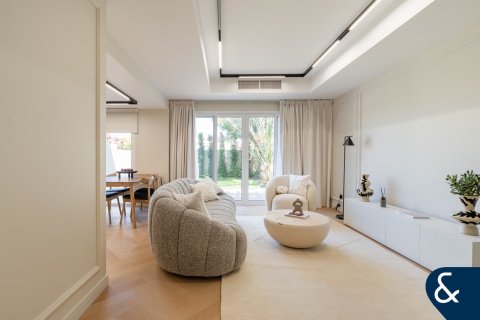 Купить виллу в The Springs, Дубай: 2 спальни, 157м², № 75996 - фото 2