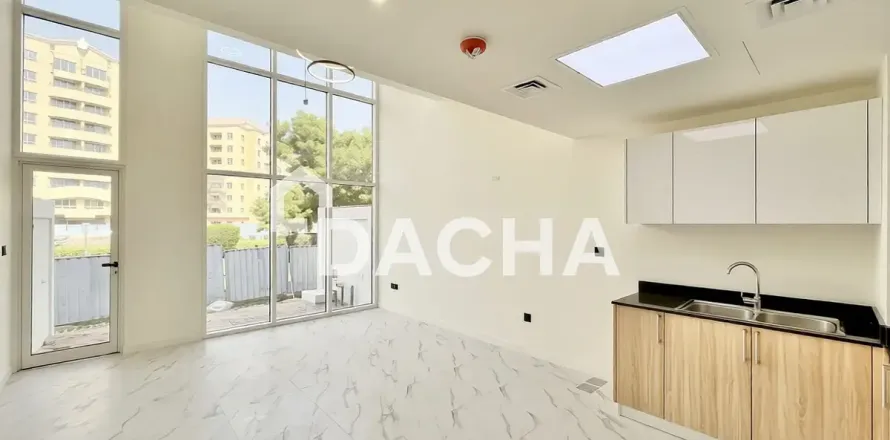 Townhouse in Dubai Investment Park, Dubai 4 bedrooms, 245 sq.m. № 104824