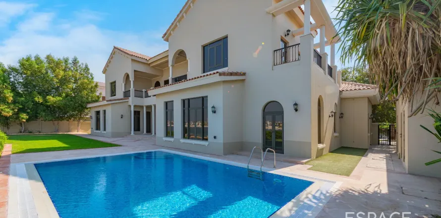 Villa en Palm Jumeirah, Dubai, 6 dormitorios, 650 m², № 61809
