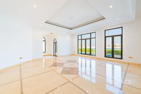 Villa en Palm Jumeirah, Dubai, 6 dormitorios, 650 m², № 61809 - foto 2
