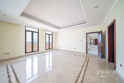 Купить виллу в Пальме Джумейре, Дубай: 6 спален, 650м², № 61813 - фото 11
