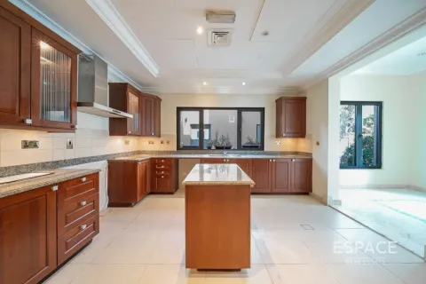 Купить виллу в Пальме Джумейре, Дубай: 6 спален, 650м², № 61813 - фото 16