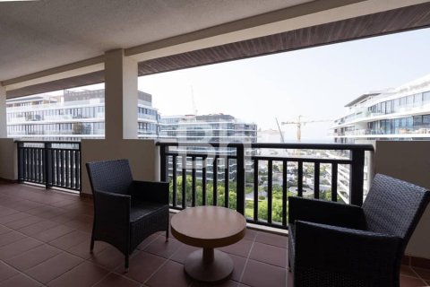 Apartment in Palm Jumeirah, Dubai 2 bedrooms, 165 sq.m. № 24110 - photo 4