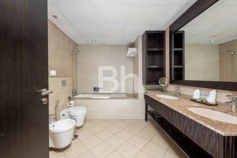 Apartment in Palm Jumeirah, Dubai 2 bedrooms, 165 sq.m. № 24110 - photo 5