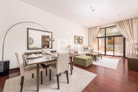 Apartment in Palm Jumeirah, Dubai 1 bedroom, 145 sq.m. № 24112 - photo 1