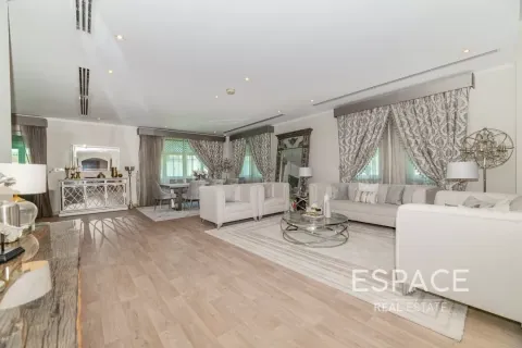 Villa in Regional, Jumeirah Park, Dubai 4 bedrooms, 403 sq.m. № 62325 - photo 2