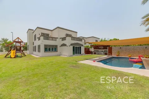 Villa in Regional, Jumeirah Park, Dubai 4 bedrooms, 403 sq.m. № 62325 - photo 1