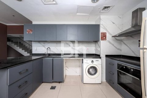 Снять в аренду квартиру в Дубай Марине, Дубай: 7 спален, 384м², № 21726 - фото 3