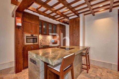 Apartment in Palm Jumeirah, Dubai 2 bedrooms, 135 sq.m. № 21721 - photo 4