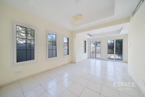 Villa in Springs 8, The Springs, Dubai 3 bedrooms, 209 sq.m. № 71020 - photo 2