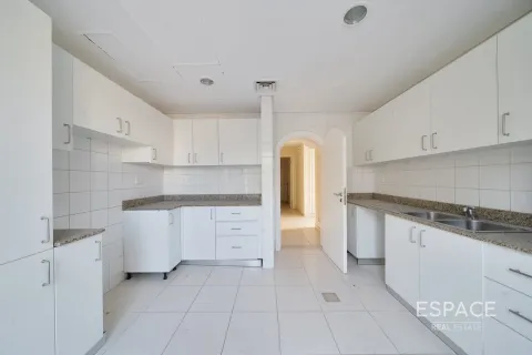 Villa in Springs 8, The Springs, Dubai 3 bedrooms, 209 sq.m. № 71020 - photo 6