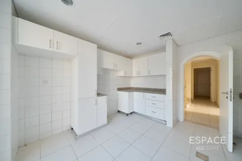 Villa in Springs 8, The Springs, Dubai 3 bedrooms, 209 sq.m. № 71020 - photo 5