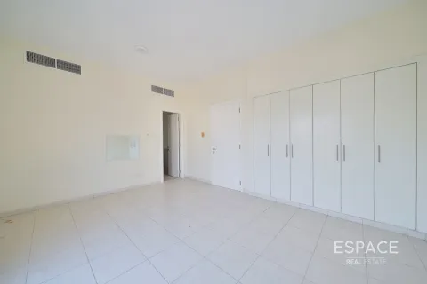 Villa in Springs 8, The Springs, Dubai 3 bedrooms, 209 sq.m. № 71020 - photo 10