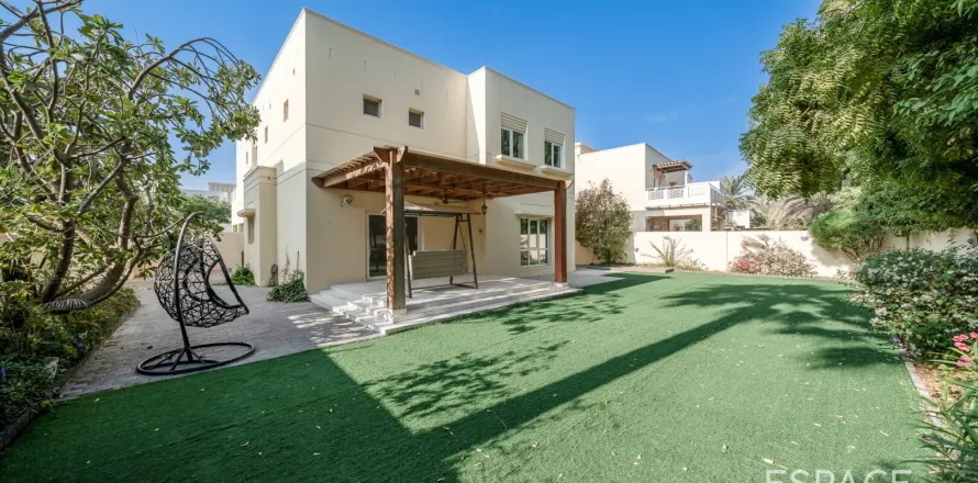 Villa in Meadows, Dubai 4 bedrooms, 337 sq.m. № 71024