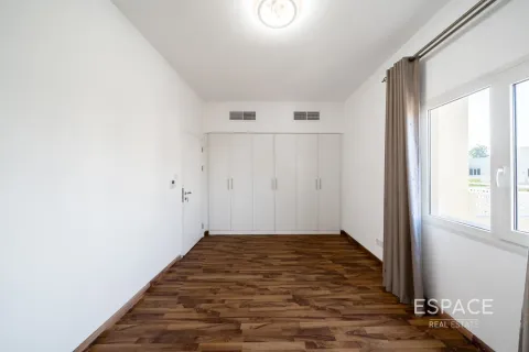 Villa in Meadows, Dubai 4 bedrooms, 337 sq.m. № 71024 - photo 10