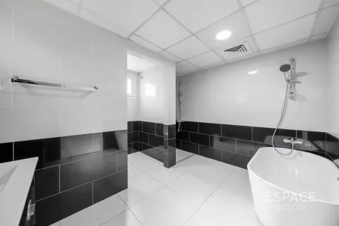 Villa in Meadows, Dubai 4 bedrooms, 337 sq.m. № 71024 - photo 16