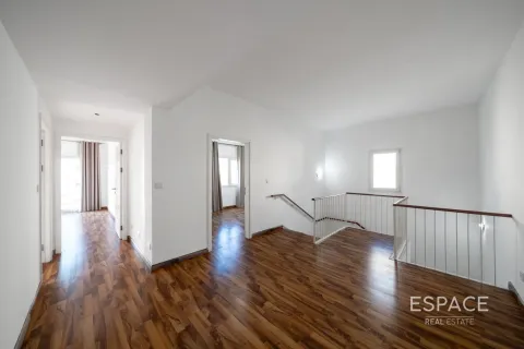 Villa in Meadows, Dubai 4 bedrooms, 337 sq.m. № 71024 - photo 6