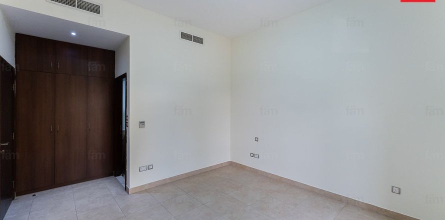 Townhouse in Dubai 4 bedrooms, 309.4 sq.m. № 93465