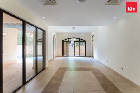 Townhouse in Dubai 4 bedrooms, 309.4 sq.m. № 93465 - photo 12