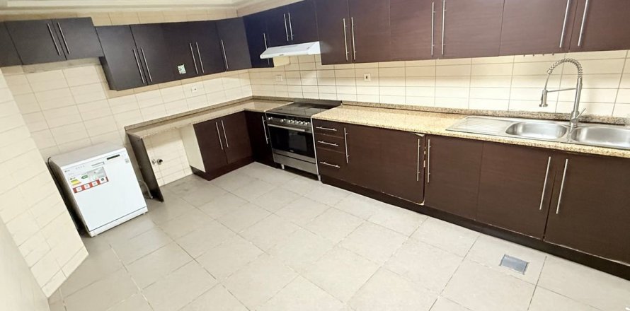 Квартира в Дубае, 3 спальни, 181.7м², № 58131