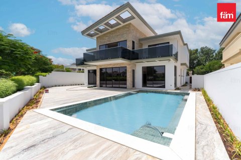 Villa à Dubai, 7 chambres, 938.3 m², № 58124 - photo 1