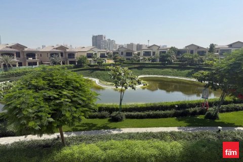 Villa à Dubai, 7 chambres, 938.3 m², № 58124 - photo 3