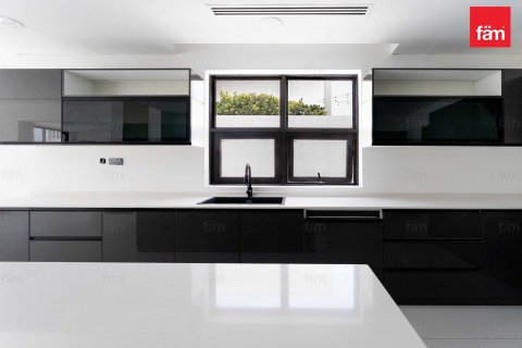 Villa à Dubai, 7 chambres, 938.3 m², № 58124 - photo 10